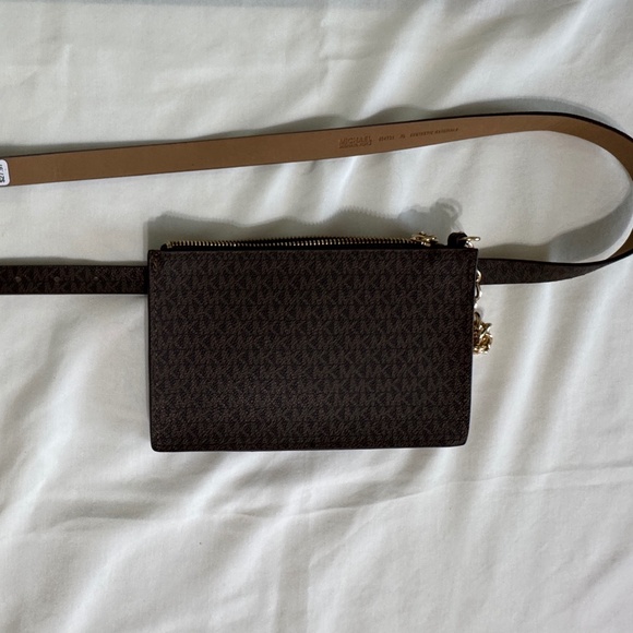 Michael Kors Belt Bag with Gold Chain and Gold Hardware NWT Size XL - Picture 2 of 16